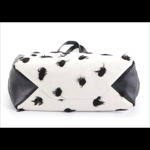 Celine Paris Authentic Lambskin Tote! Immaculate condition!  👛 - Picture 6 of 7